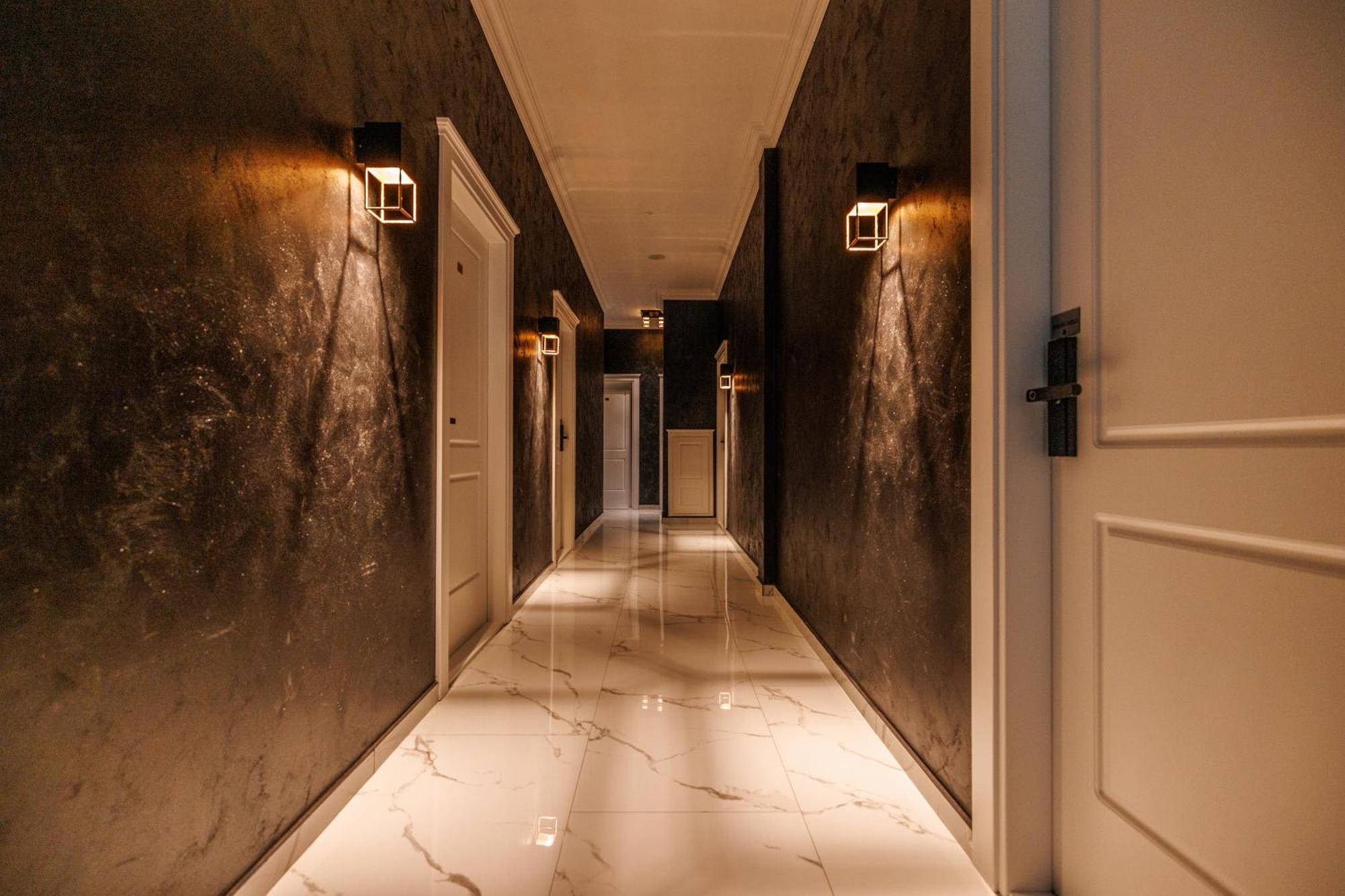 White Unique Apart Nikšić Bagian luar foto